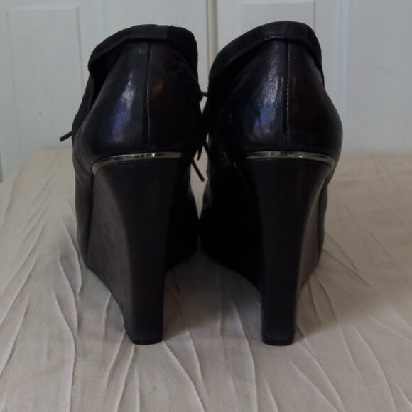 Sam Edelman Wakefield Black Leather Peep Toe Wedge Booties sz 9.5 - Picture 7 of 16